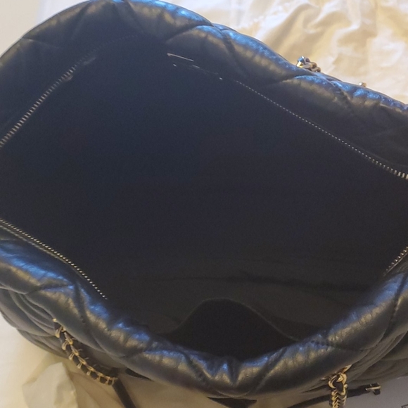 Ferragamo Ginette Shoulder Chain bag in black - Picture 9 of 11